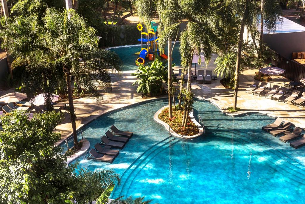 Bazén v ubytování Hotel Saint George nebo v jeho okolí