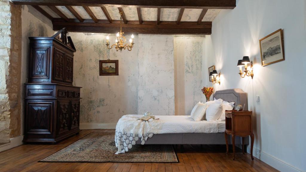 Chateau de Balsac - Deluxe Queen Suite