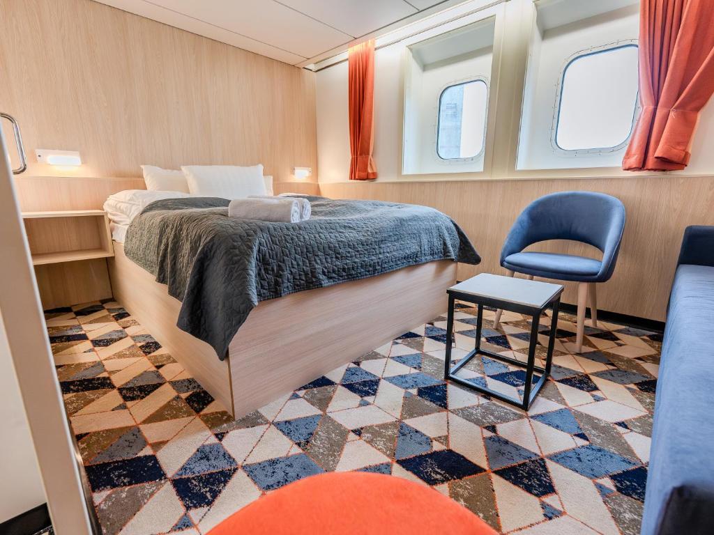 Postel nebo postele na pokoji v ubytování DFDS Ferry - Amsterdam to Newcastle