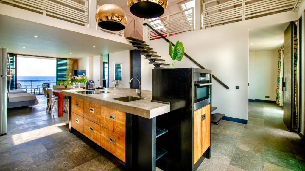 A cozinha ou kitchenette de Pietermaai Boutique Hotel
