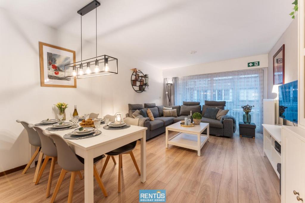 Χώρος καθιστικού στο Noordzeecocoon - enjoy side sea view