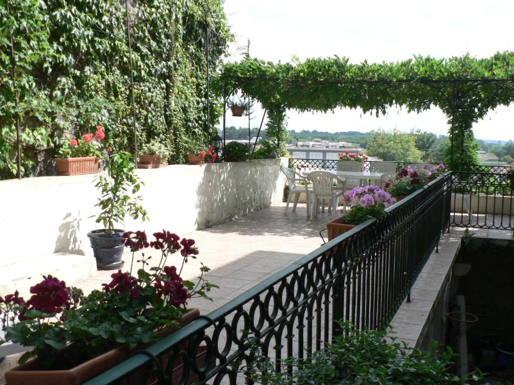 La Terrasse de la Grand'Rue - chambre d'hôtes - - Housity