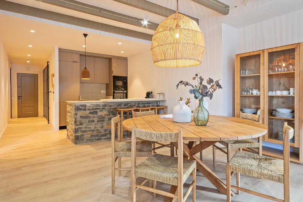 Kuchyň nebo kuchyňský kout v ubytování Luderna - Apartamento con terraza Bonaigua B3 Toran