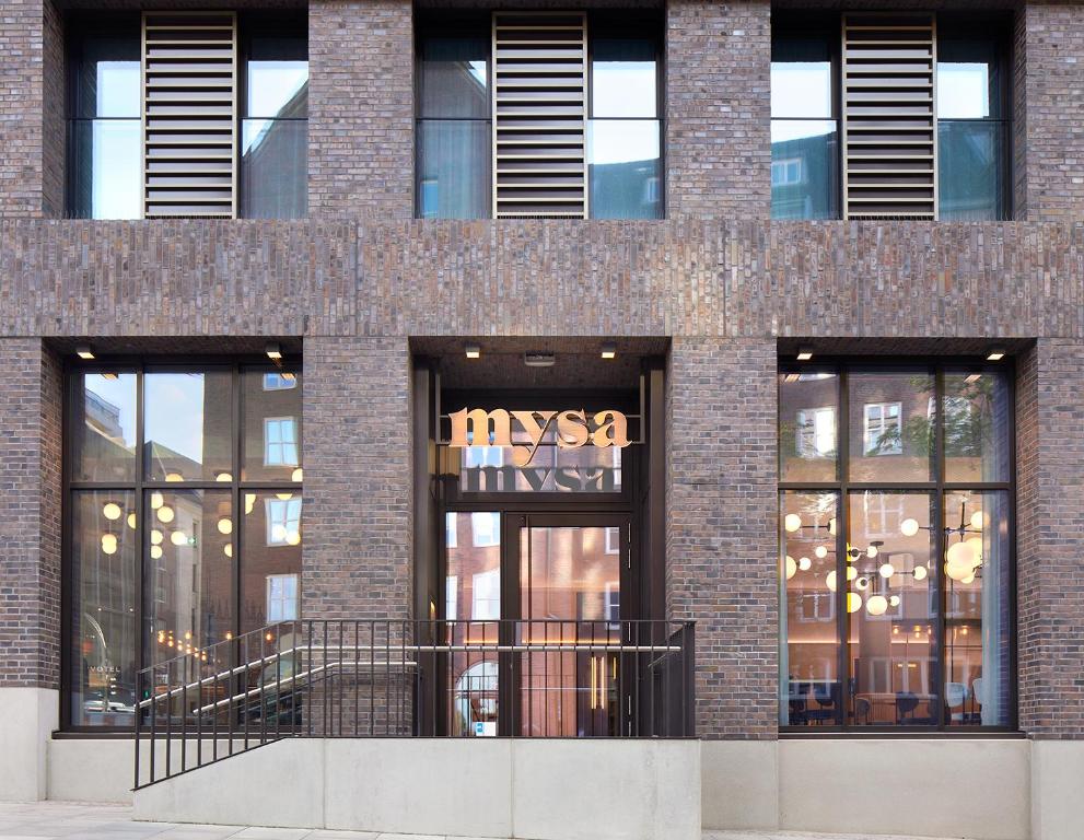 Novotel Hamburg Central Station - Resim 8