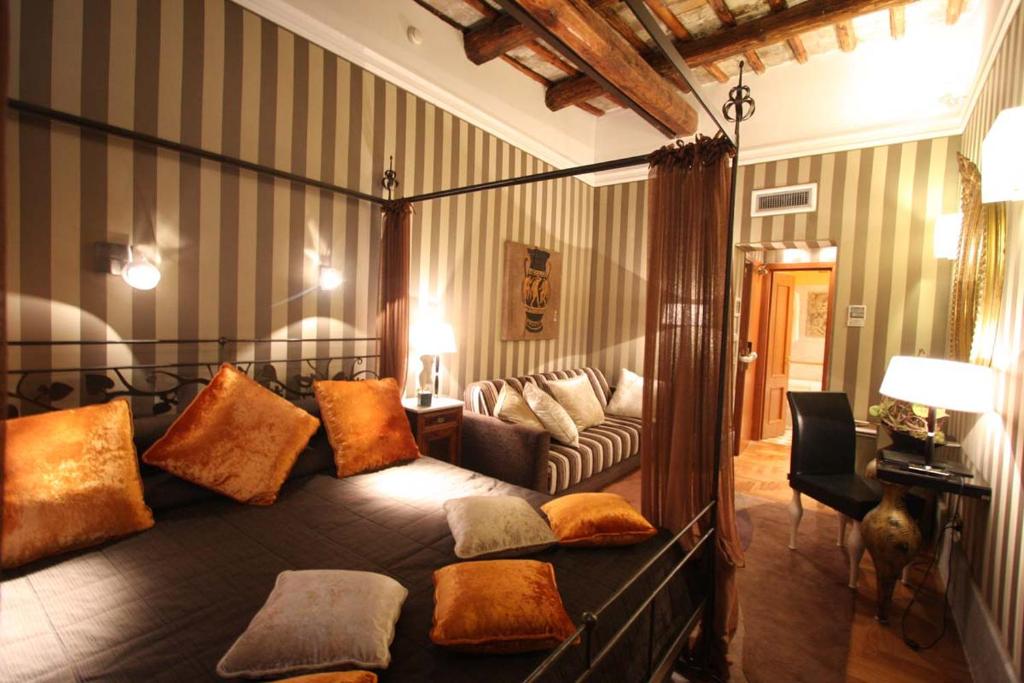 The Inn at the Spanish Steps - 