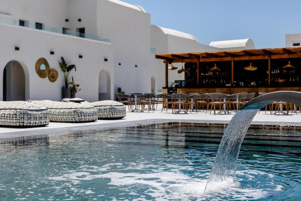 Bazén v ubytování Santo Mangata Boutique Hotel nebo v jeho okolí