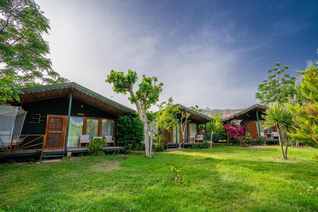 Etenna Beach Bungalows photo