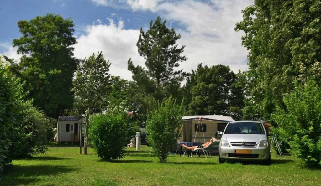 Photo de la galerie de l'établissement Camping 3 étoiles - Piscine - eecdcd, à La Rochette