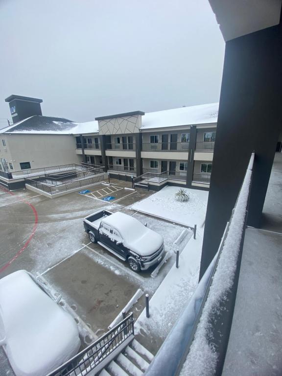 LiV Inn & Suites Houston photo