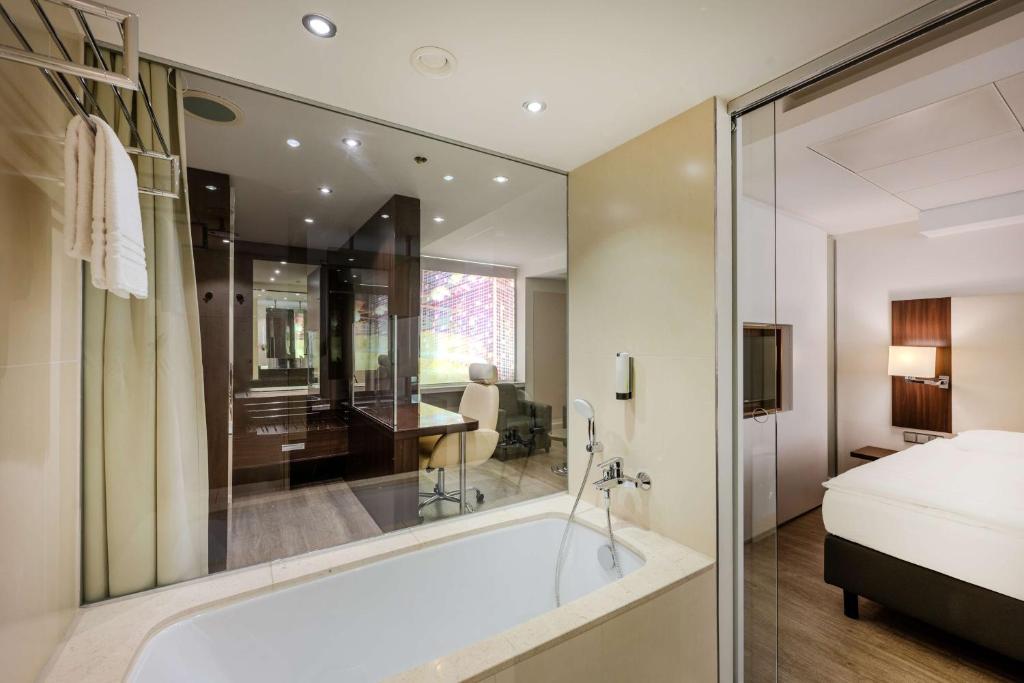 Park Inn by Radisson Berlin Alexanderplatz - Resim 27