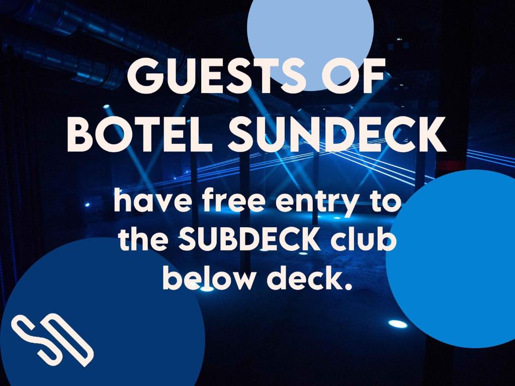 Sundeck botel - party boat - Resim 25