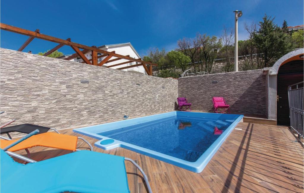 Bazén v ubytovaní Beautiful Apartment In Crikvenica alebo v jeho blízkosti