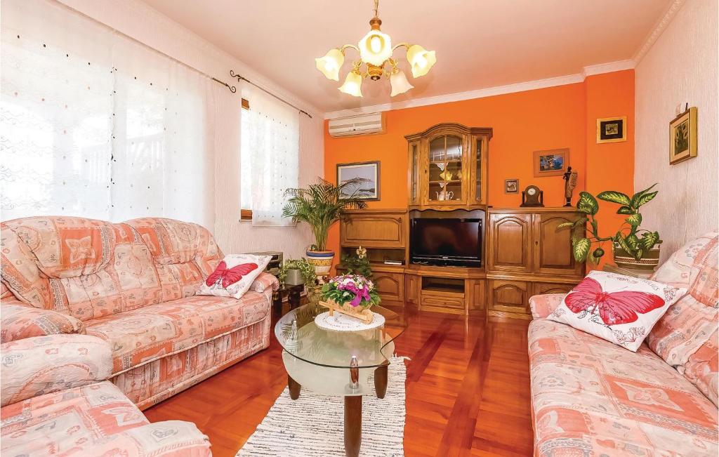 Posedenie v ubytovaní Beautiful Apartment In Crikvenica