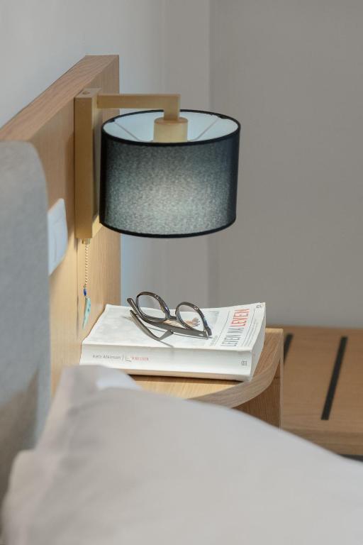 Captain's Seafront Apartments - 18