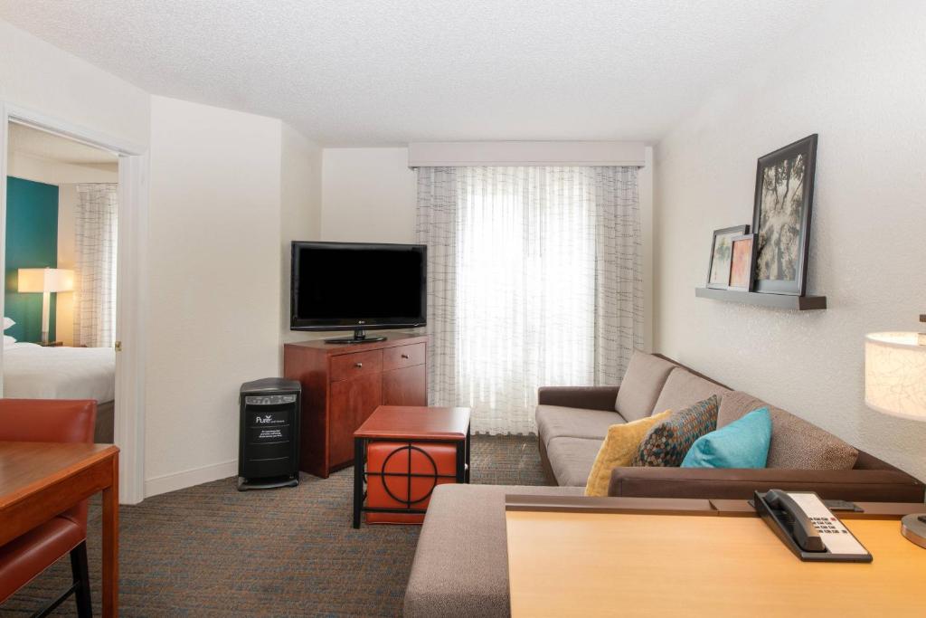 Residence Inn by Marriott Newark Silicon Valley - 纯粹健康防过敏一卧室大号床套房
