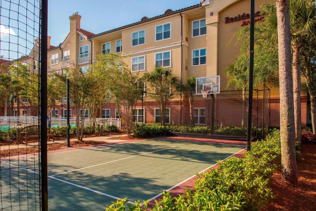 Tenis a/nebo squash v ubytování Residence Inn Sandestin at Grand Boulevard nebo okolí