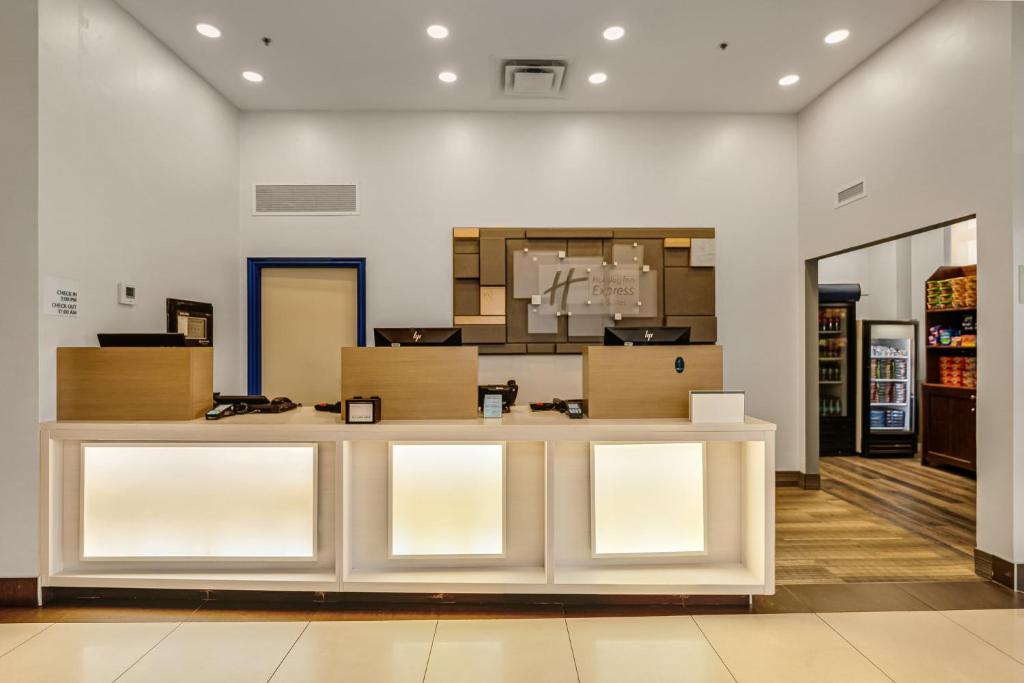 Holiday Inn Express Hotel & Suites-Edmonton South by IHG - Resim 32