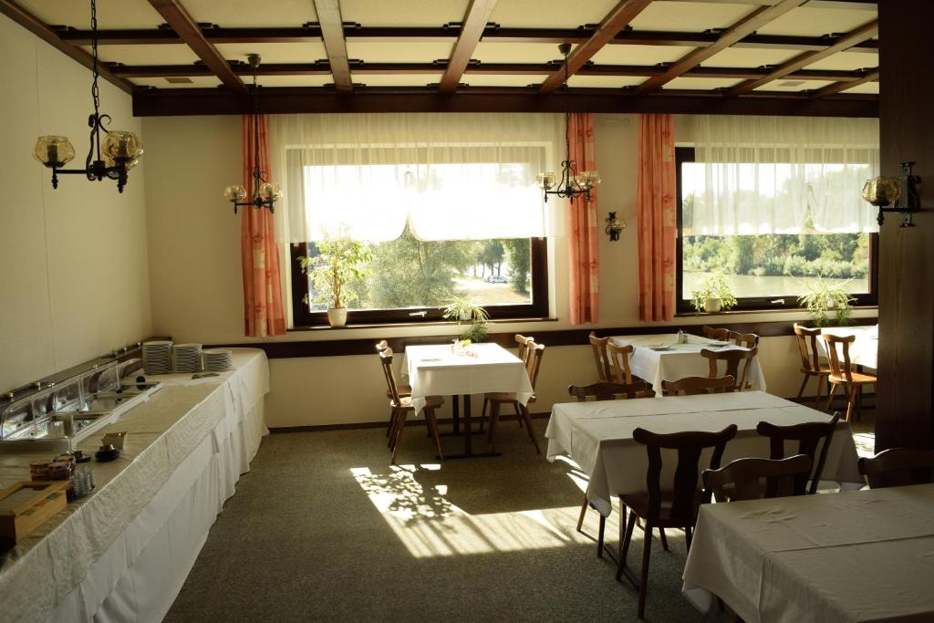 Restaurace v ubytování Gasthof s'Schatzkastl