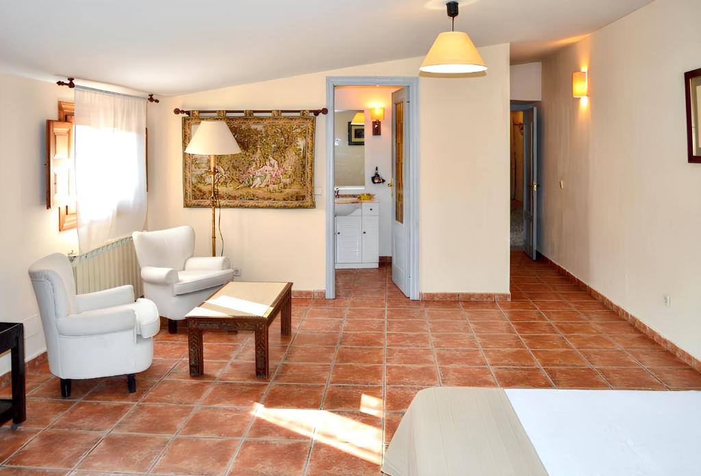 Kuchyňa alebo kuchynka v ubytovaní Spacious villa with private pool - Campo de Cuéllar