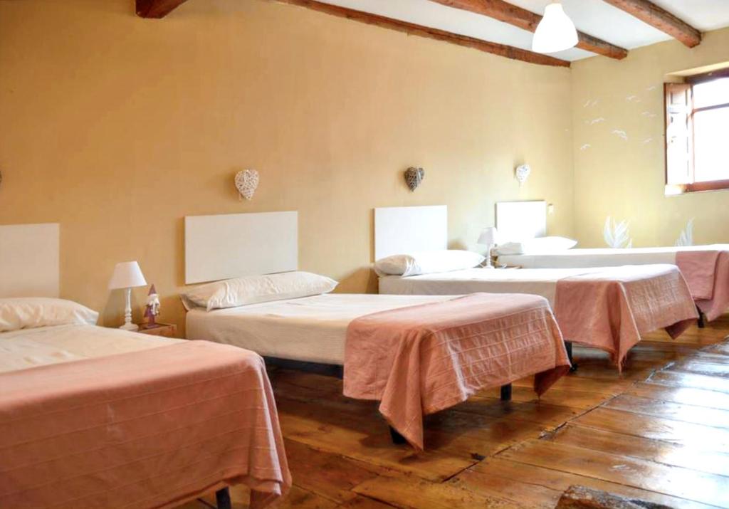 Posteľ alebo postele v izbe v ubytovaní Spacious villa with private pool - Campo de Cuéllar
