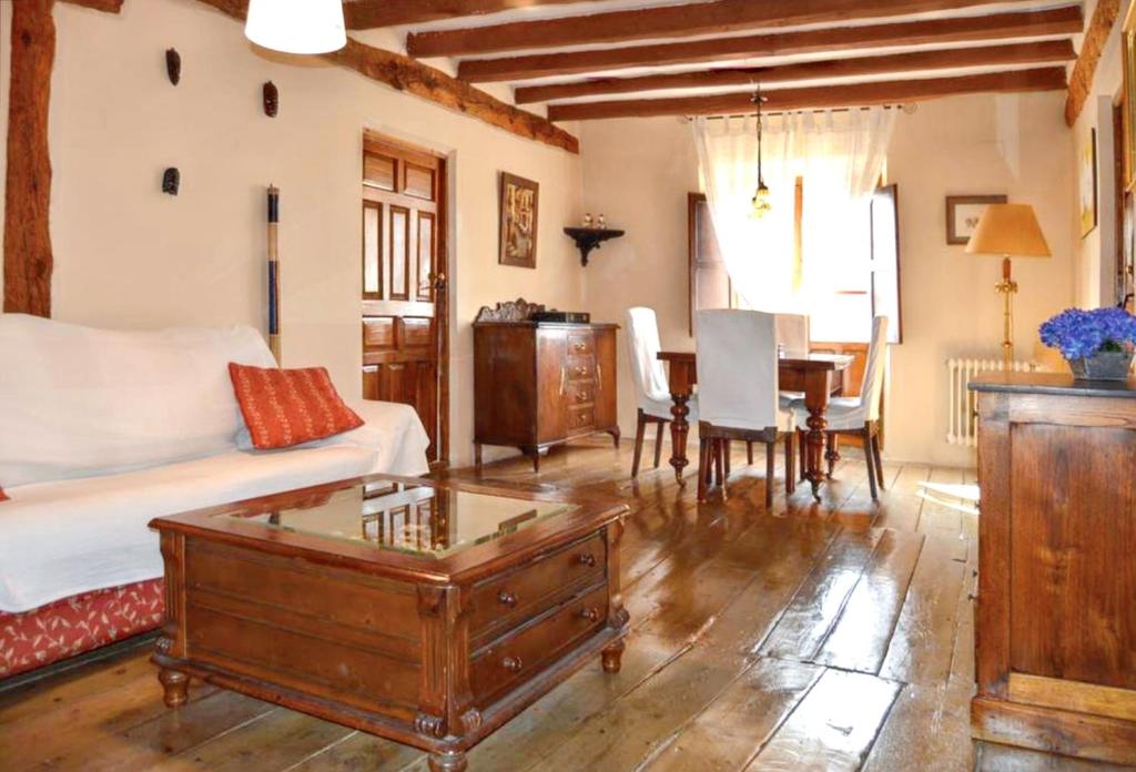 Posedenie v ubytovaní Spacious villa with private pool - Campo de Cuéllar