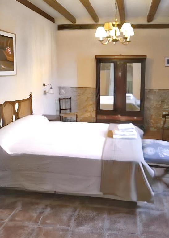 Posteľ alebo postele v izbe v ubytovaní Spacious villa with private pool - Campo de Cuéllar