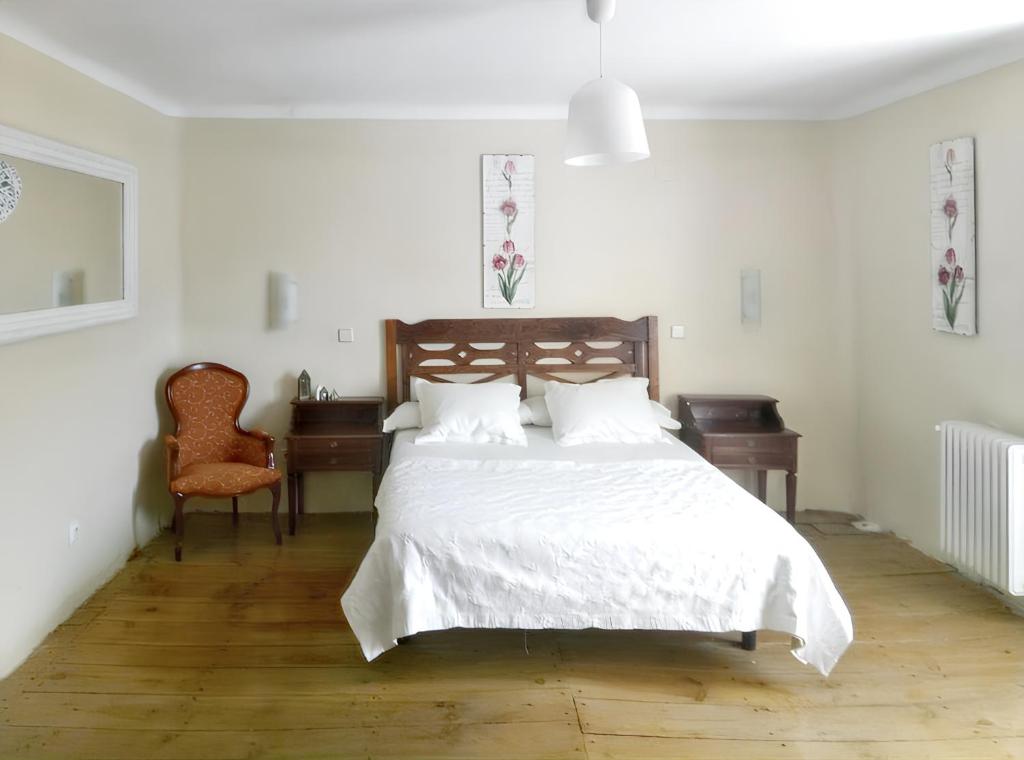 Posteľ alebo postele v izbe v ubytovaní Spacious villa with private pool - Campo de Cuéllar