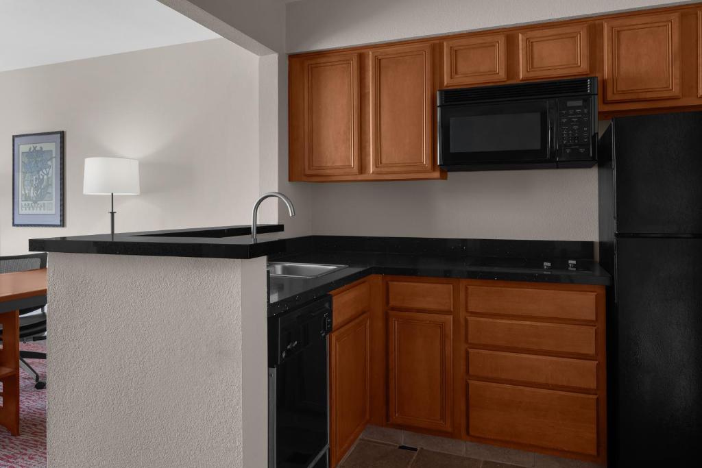Larkspur Landing Extended Stay Suites Folsom - 