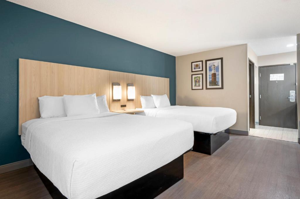 Best Western Plus Lafayette Hotel University Area photo