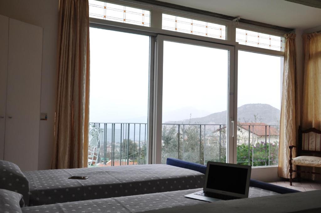 Nespecifikovaný výhled na hory nebo výhled na hory při pohledu z bed and breakfast