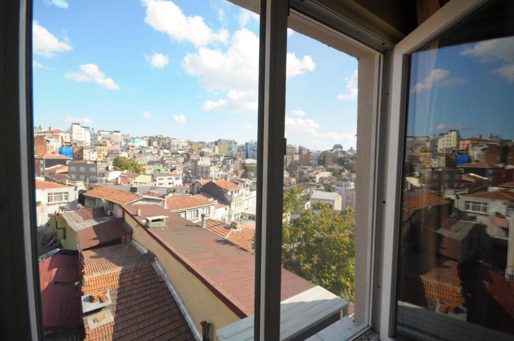 Nespecifikovaný výhled na destinaci Istanbul nebo výhled na město při pohledu z aparthotelu