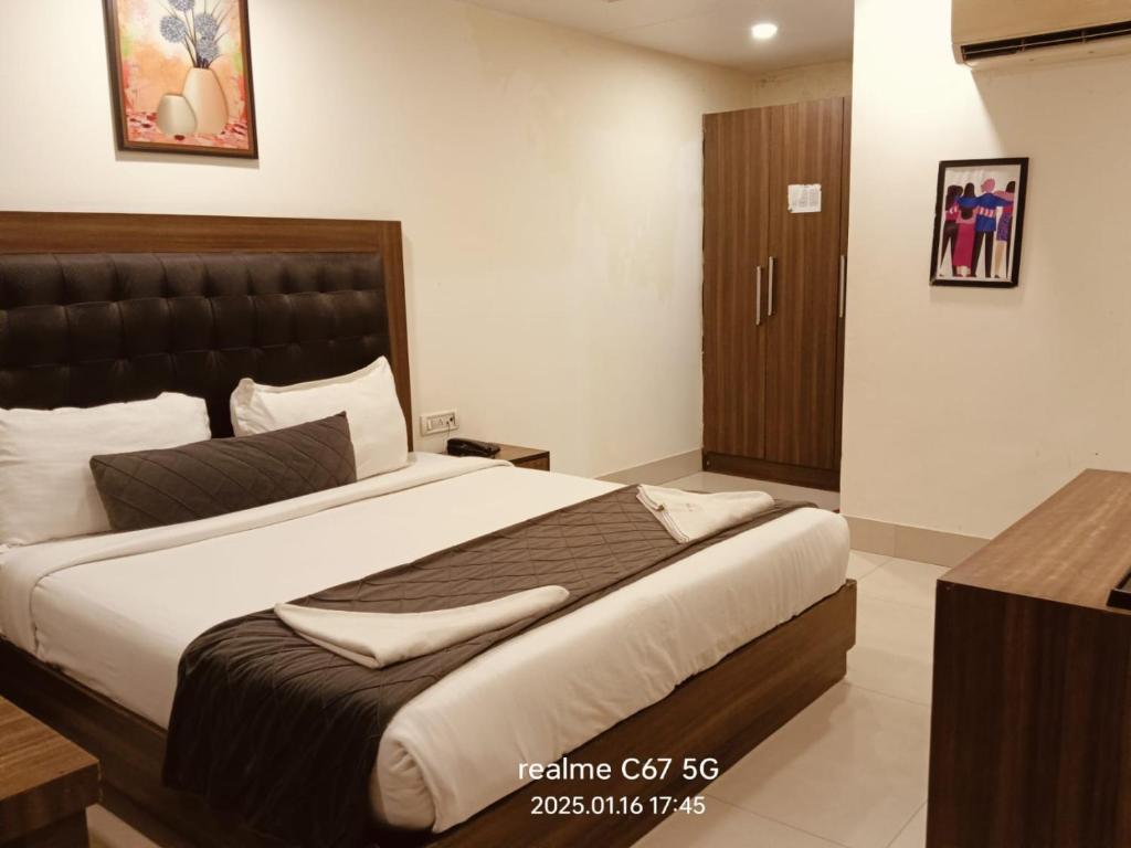 Postel nebo postele na pokoji v ubytování Airport RTS HOTEL