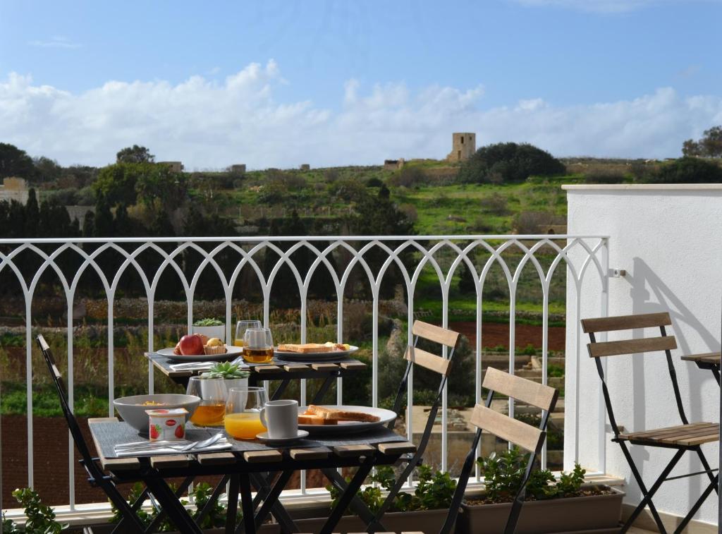 Number 33 - Bed & Breakfast - 18