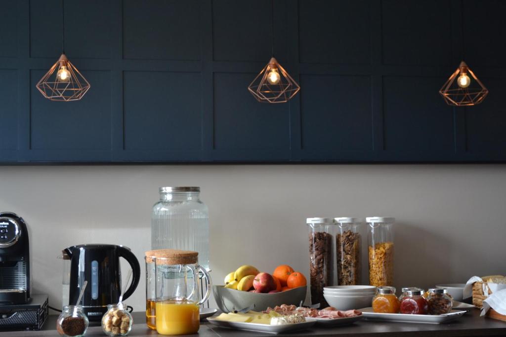 Number 33 - Bed & Breakfast - 19