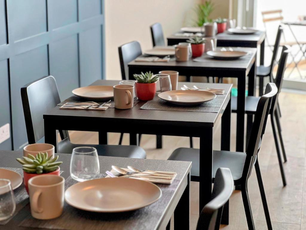 Number 33 - Bed & Breakfast - 17