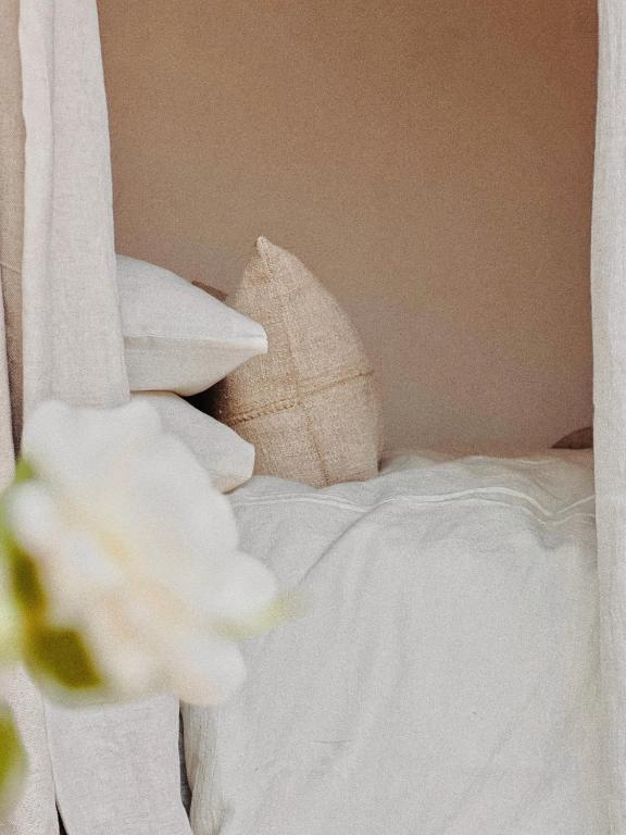 Postel nebo postele na pokoji v ubytování Riad Berbère Marrakech