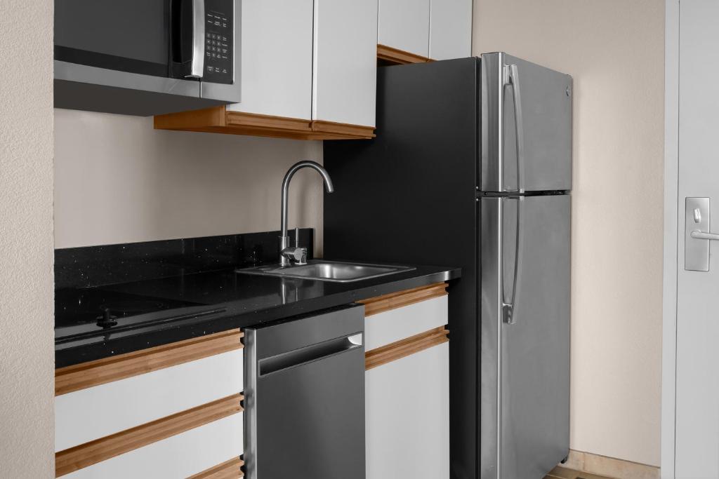 Larkspur Landing Extended Stay Suites Sacramento photo