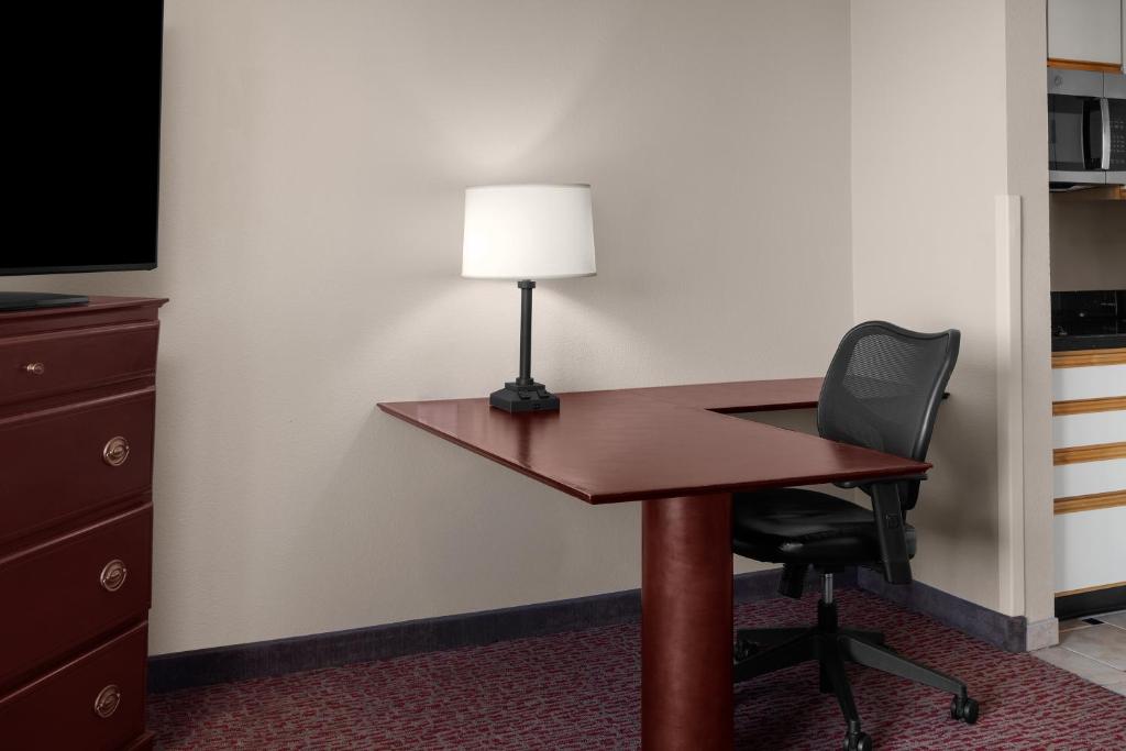 Larkspur Landing Extended Stay Suites Sacramento photo
