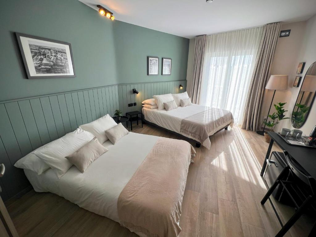 Number 33 - Bed & Breakfast - 5