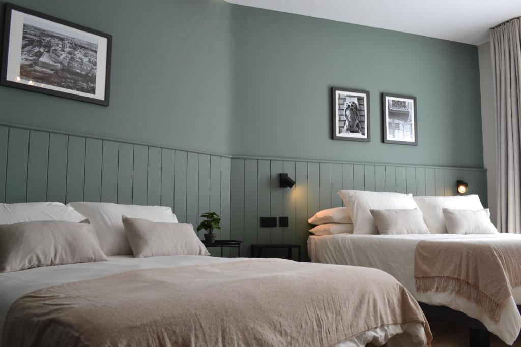 Number 33 - Bed & Breakfast - 8