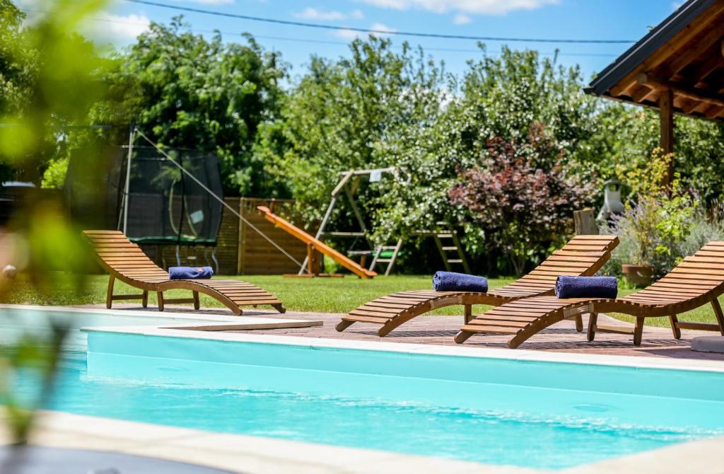 Bazen u objektu Kuća lješnjaka ili u blizini