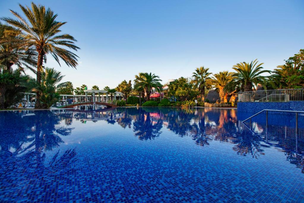 Bazén v ubytování TUI MAGIC LIFE Belek nebo v jeho okolí