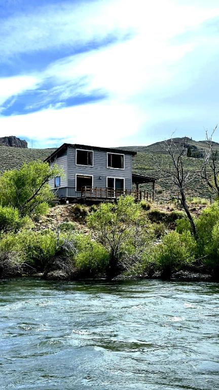 La Cabaña sobre Río Aluminé Pilo Lil