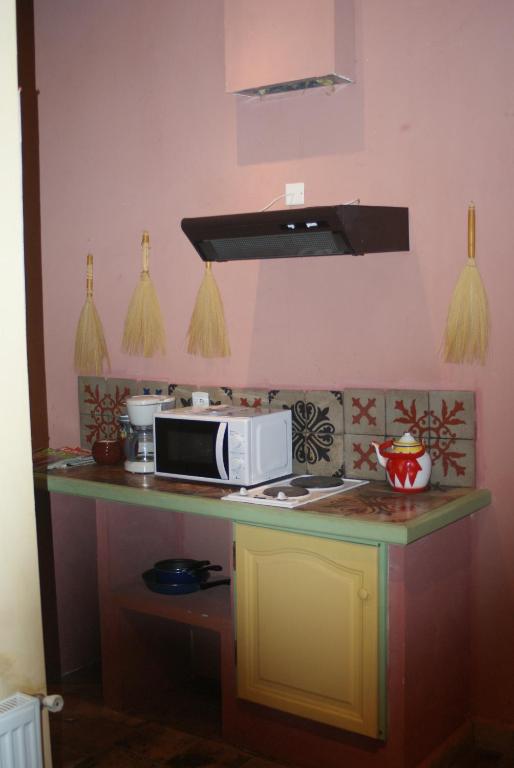 Kuchyň nebo kuchyňský kout v ubytování Demeure de Digoine "Chambre d'Hotes"
