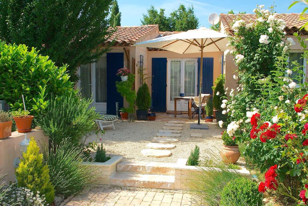 Κήπος έξω από το B&B Villa Viva Vitale