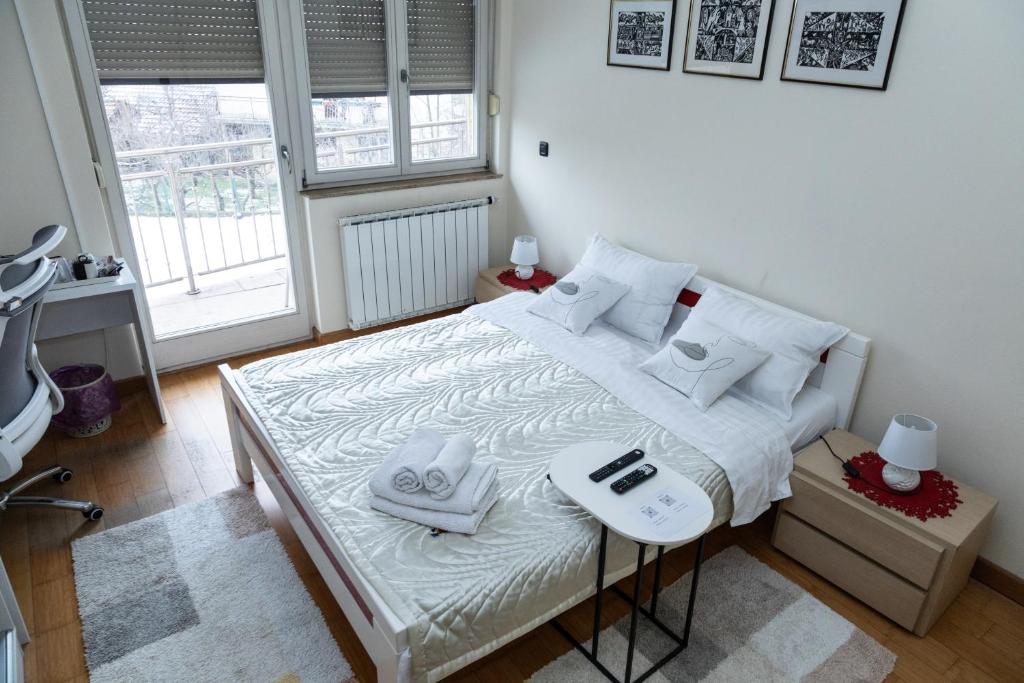 Postel nebo postele na pokoji v ubytování Bolek mansion