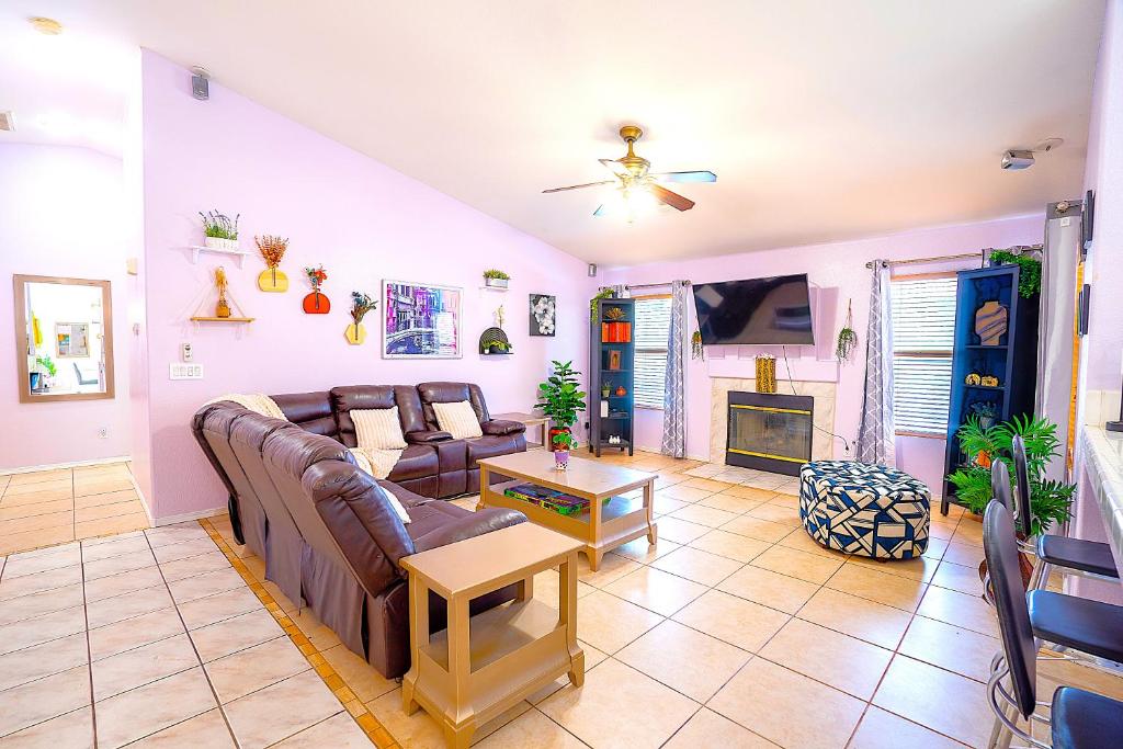 Posezení v ubytování Private Guestrooms in North Las Vegas Area