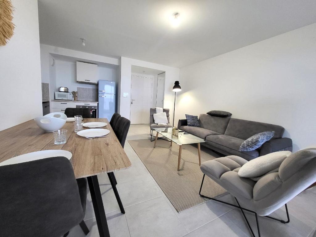 Fotografia z galérie ubytovania Appartement neuf face mer avec balcon - Saint Brevin les Pins, à 50m de la plage et centre-ville - FR-1-364-140 v destinácii Saint-Brévin-les-Pins