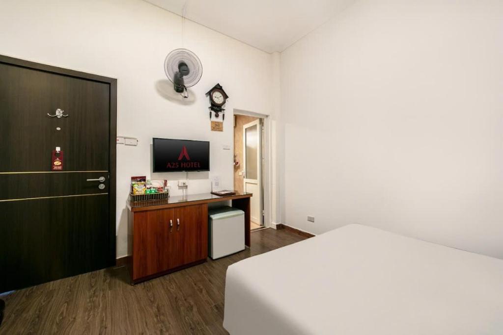 TV a/nebo společenská místnost v ubytování A25 Hotel - Đội Cấn 1