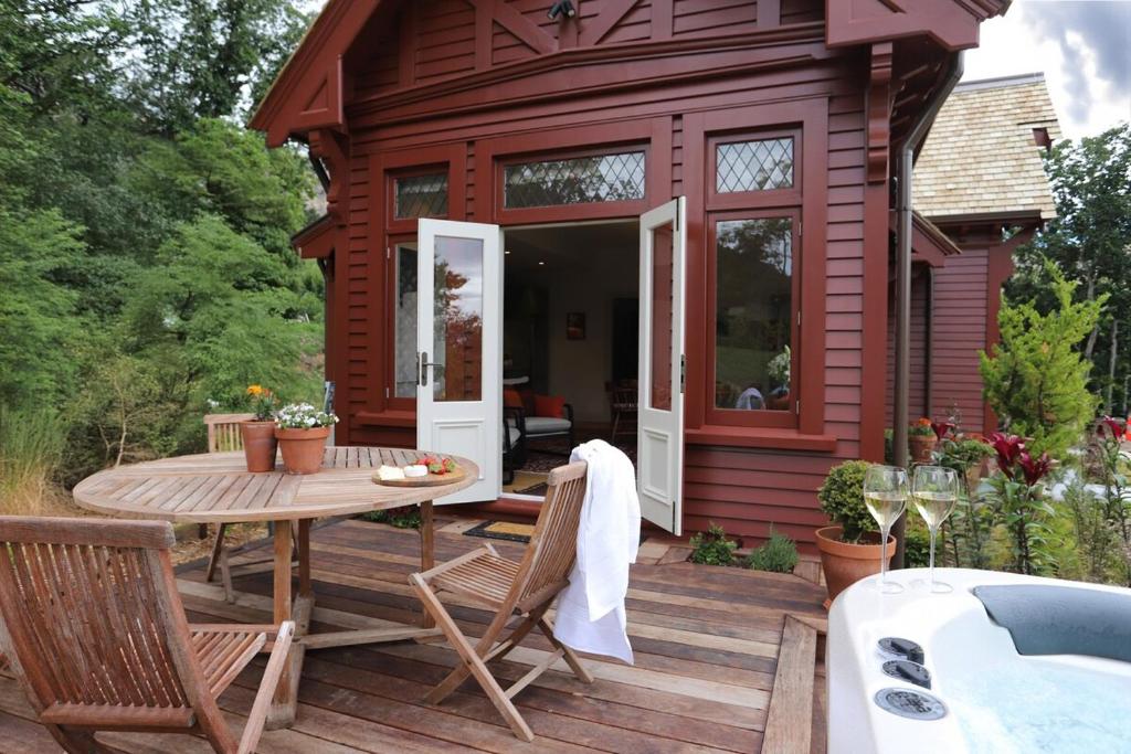 Zahrada ubytování Casterton Cottage, paradise garden with spa